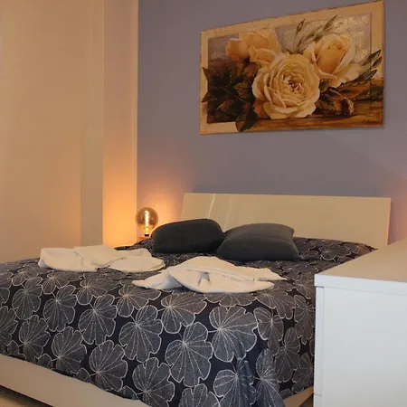 Parma Apartment *